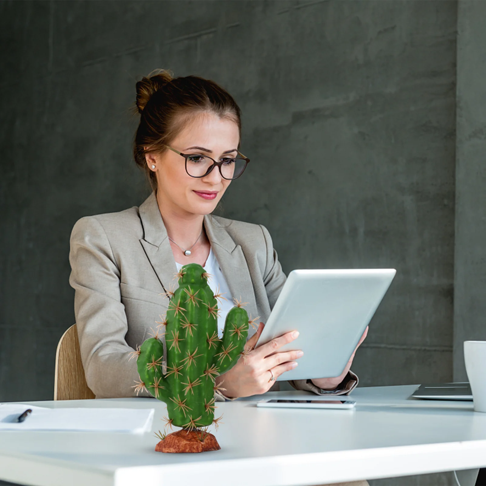 

Alasum 2pcs Box Reptile Tank Decor Artificial Planter Plastic Terrarium Desktop Plant Decoration