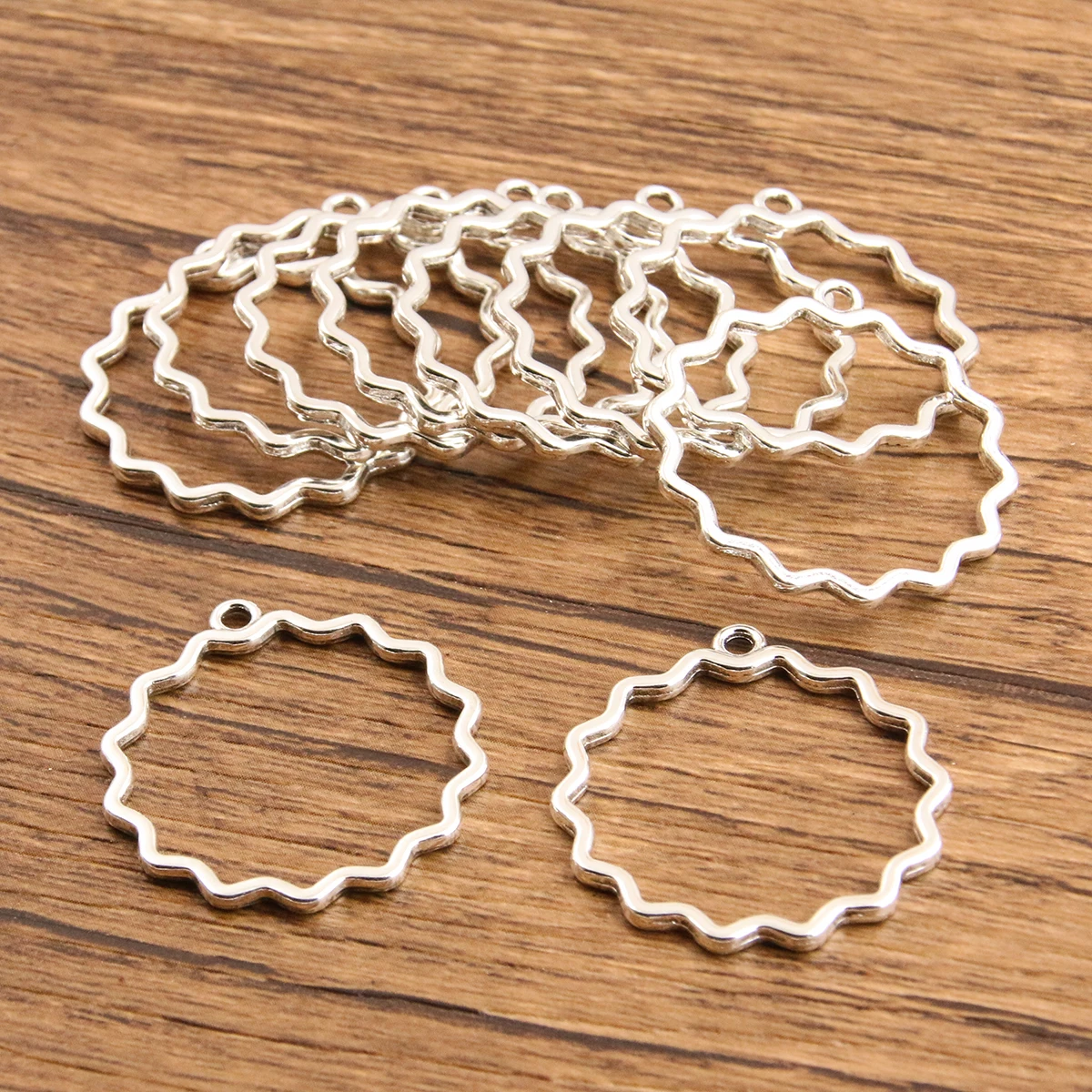 20PCS 28*30mm Wholesale Metal Alloy Hollow Charms Geometry Pendant For Jewelry Making DIY Handmade Craft Bezel Mold