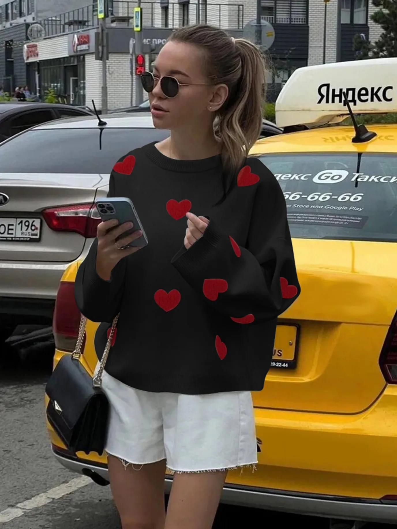 

Женский черный, красный вязаный свитер с принтом сердца, большой повседневный пуловер с круглым вырезом и длинными рукавами