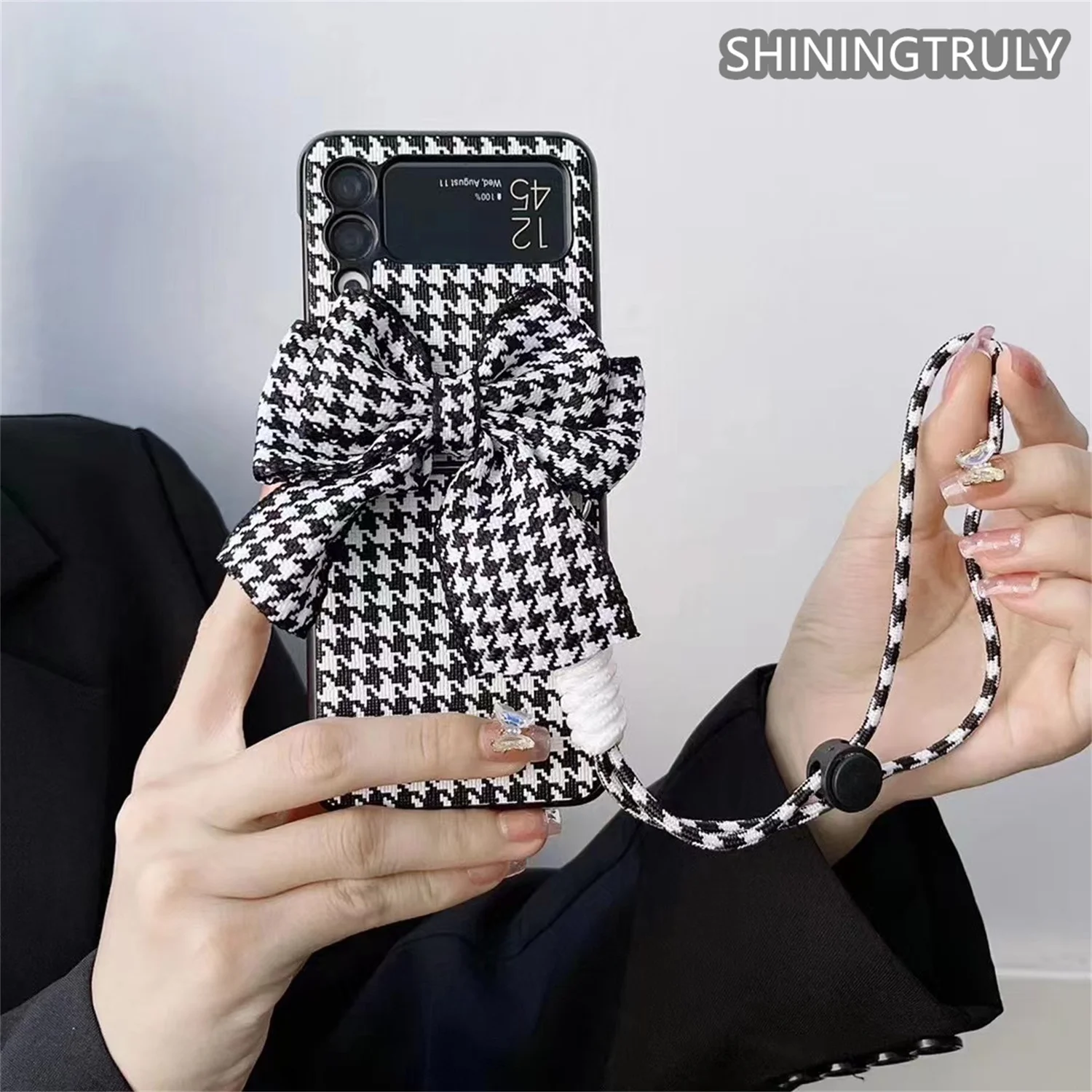 Luxury Camellia Flower Phone Cover For Samsung Galaxy Z Flip 4 3 2 1 5G Irregularity Pearl Bracelet Houndstooth PU Leather Case