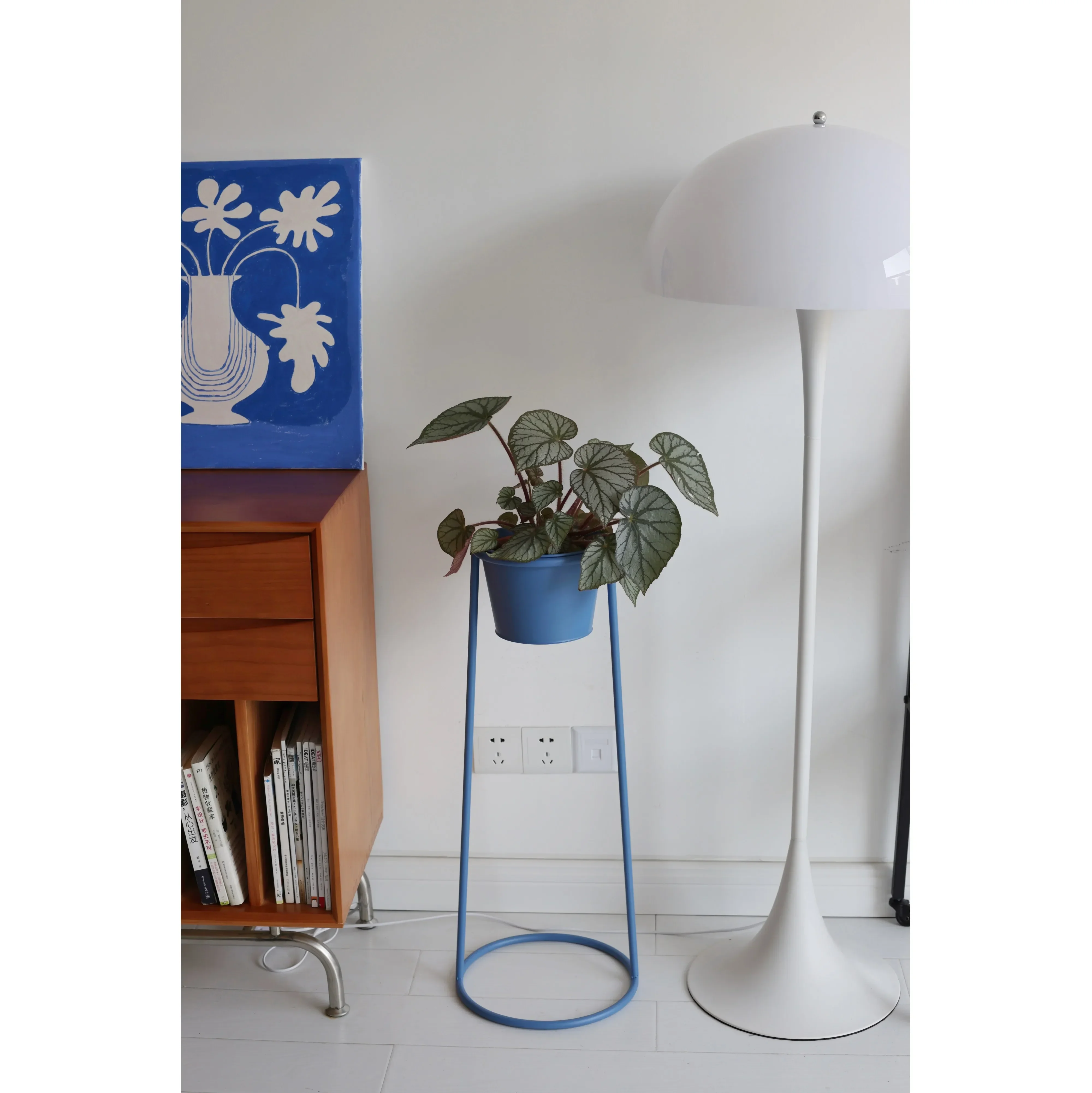 Blue Flower Stand Indoor Minimalist Movable Design Balcony Flowerpot Living Room Furniture Modern Wrought Iron CD Racks Plant