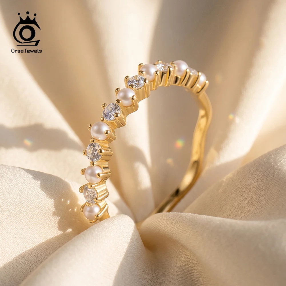 ORSA JEWELS 925 Sterling Silber Eternity Band Ring für Damen, zarter, gewellter, glänzender Muschelperlenring, feiner Schmuck, Geschenk PSR04