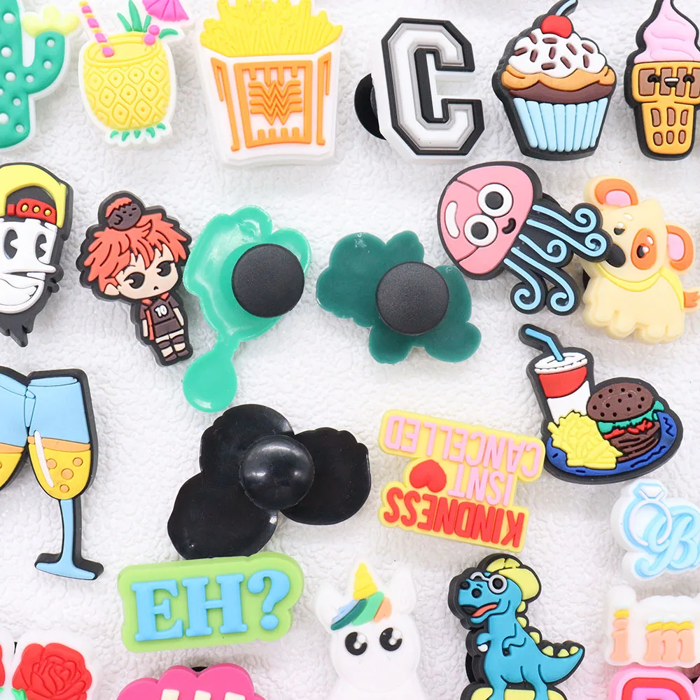 Wholesale 50Pcs Cupcake Donut Food Dinosaur Bae Rose Kids Garden Sandals Shoe Buckle Charms Dog Accessories DIY Backpack