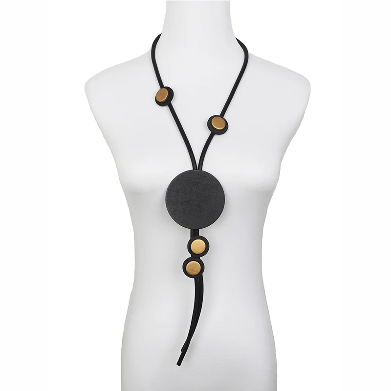 UKEBAY Lange Geometrische Anhänger-Halskette für Frauen Minimalistischer Boho-Statement-Schmuck aus Gummi für Party und Alltag Einzigartiges Design – Detail 6