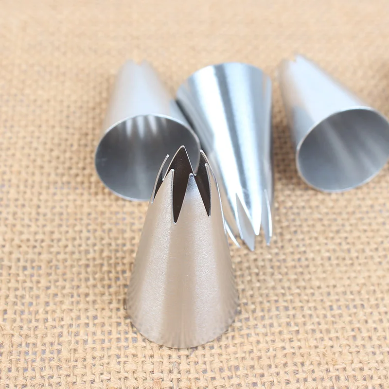 5pcs Piping Nozzles Set, Stainless Steel Icing Nozzles, Cream Cake Piping Tips For Dessert Biscuit Cup Cake, Kitchen Accessories