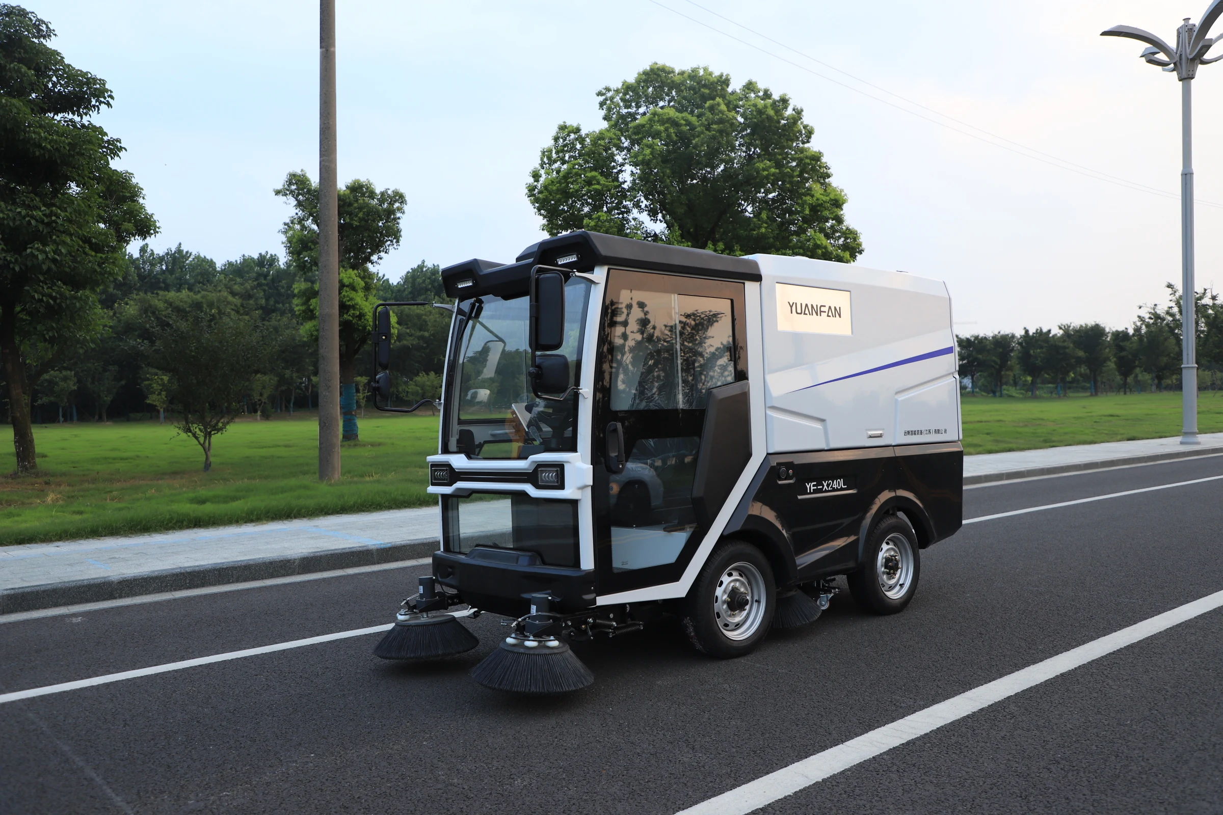 حار بيع عملية ذكية معدات التنظيف الطابق الغسيل نوع القيادة كنس الطابق الطريق مكنسة الصناعية