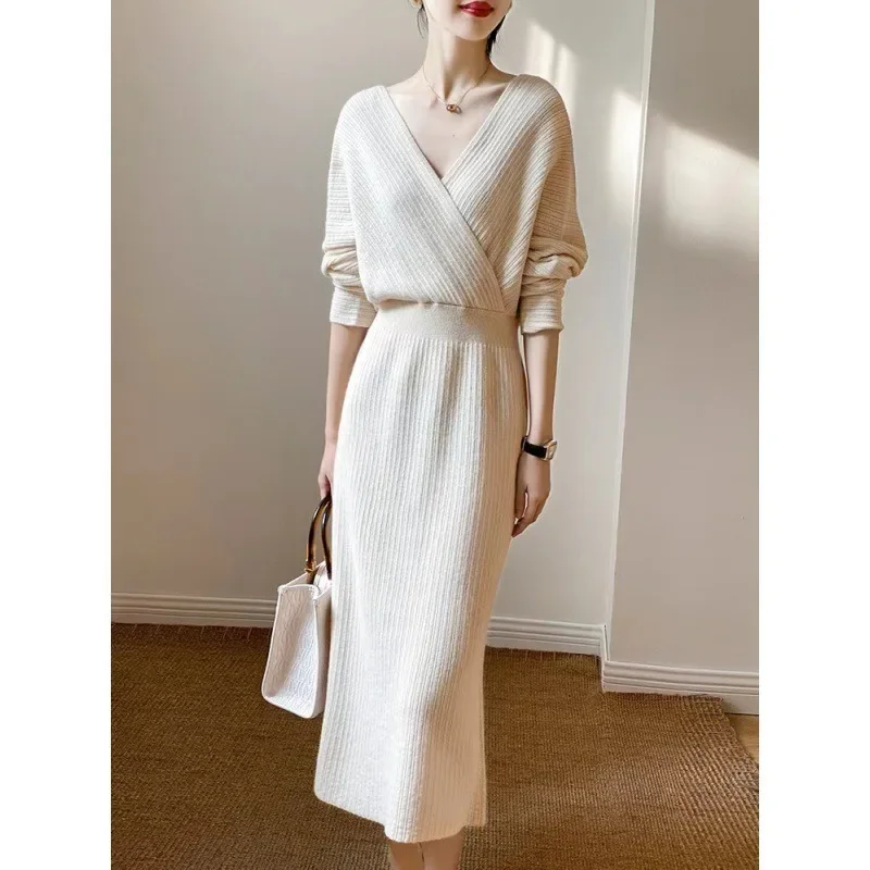 Women Elegant Solid Colors V-Neck Slim Sweater Dress Spring Autumn Mid-Length Knitted Dresses New Lantern Sleeve Sheath Dresses