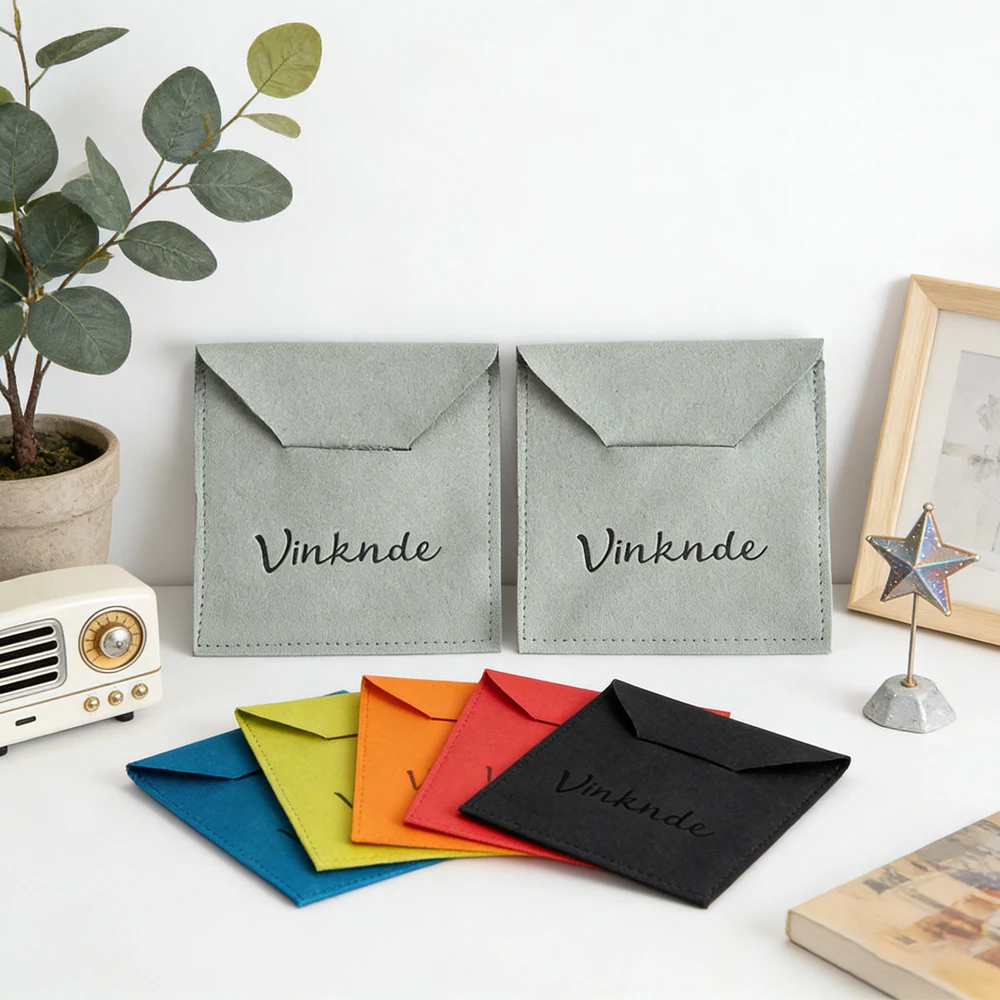 

Пользовательский логотип, 50 упаковок, небольшой конверт с клапаном из микрофибры, сумка из замши, подарочная сумка для ювелирных изделий, сумка-органайзер для упаковки кольца и ожерелья