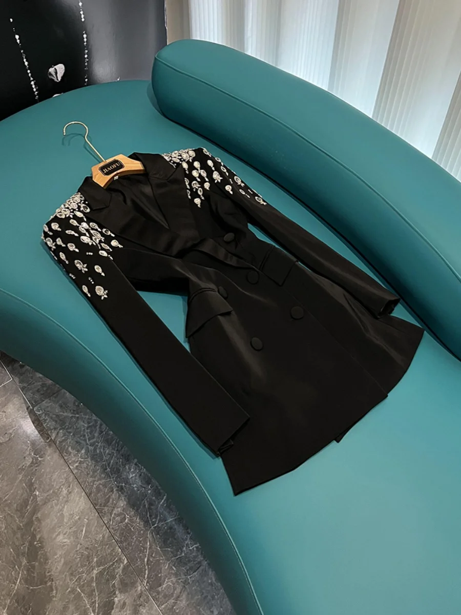 

Faionable Long Tailored Jaet with Heavy Embroidery Diamond Studded Slim Fit Suit for Women European Sle Commute Wear