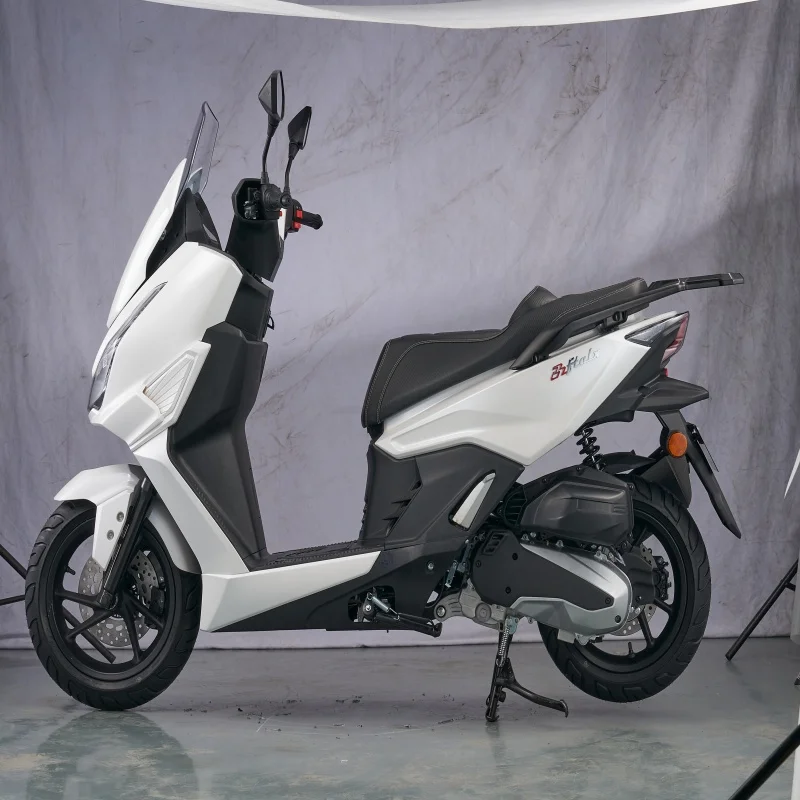 EEC COC Mini Gas Scooter Cheap 200cc Motorcycle Family Use Motorcycle Keyless Scooter for Adult