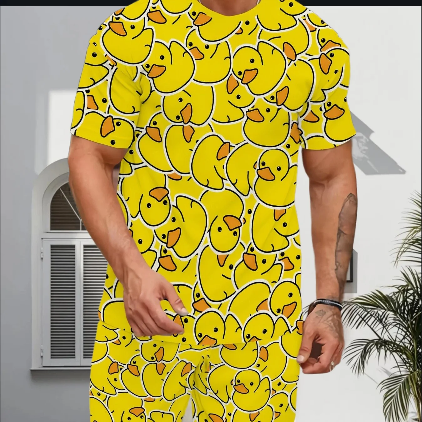 

2025/26 NEW Men's Summer Casual Suit - Cartoon Duck Print T-Shirt and Shorts Combination Breathable Polyester Machine Washable