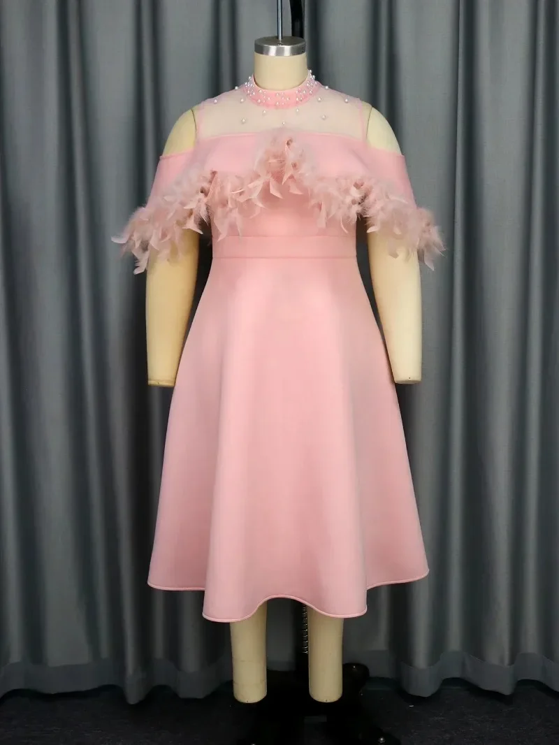 ที่กําหนดเองสาวหวานเจ้าหญิงสีชมพู A-Line ชุดไหล่เย็น Feather Design เอวสูงวันเกิดฉลองโอกาสชุด 2025