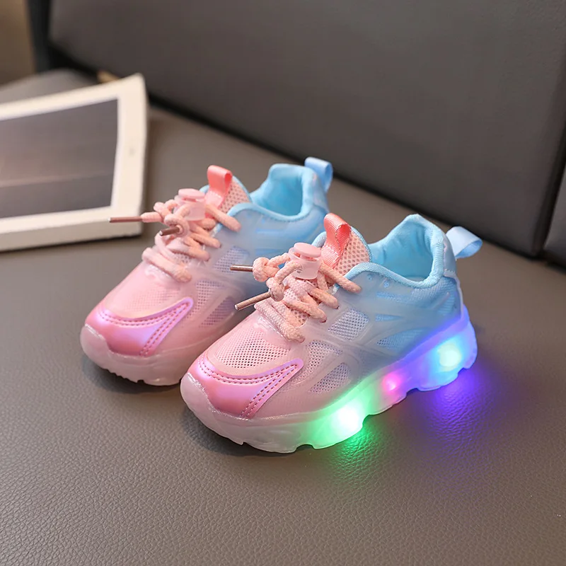 Tênis de desenhos animados emissores de luz para meninas e meninos, cor gradiente, sapatos de superfície de malha, sho infantil pequeno e médio, LED brilhante, novo, outono, 2023