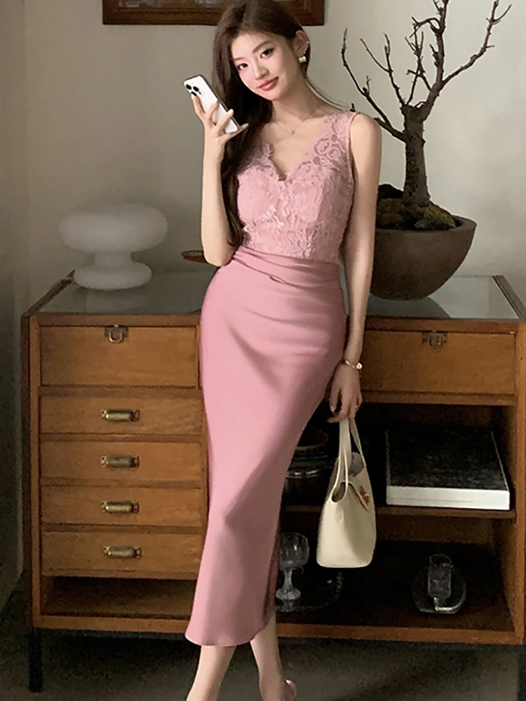 サマーピンクサテンパッチワークレースジャカードミディドレス レディース エレガントVネック スリングドレス 2025 韓国 ボディコン フェスティバル イブニングドレス