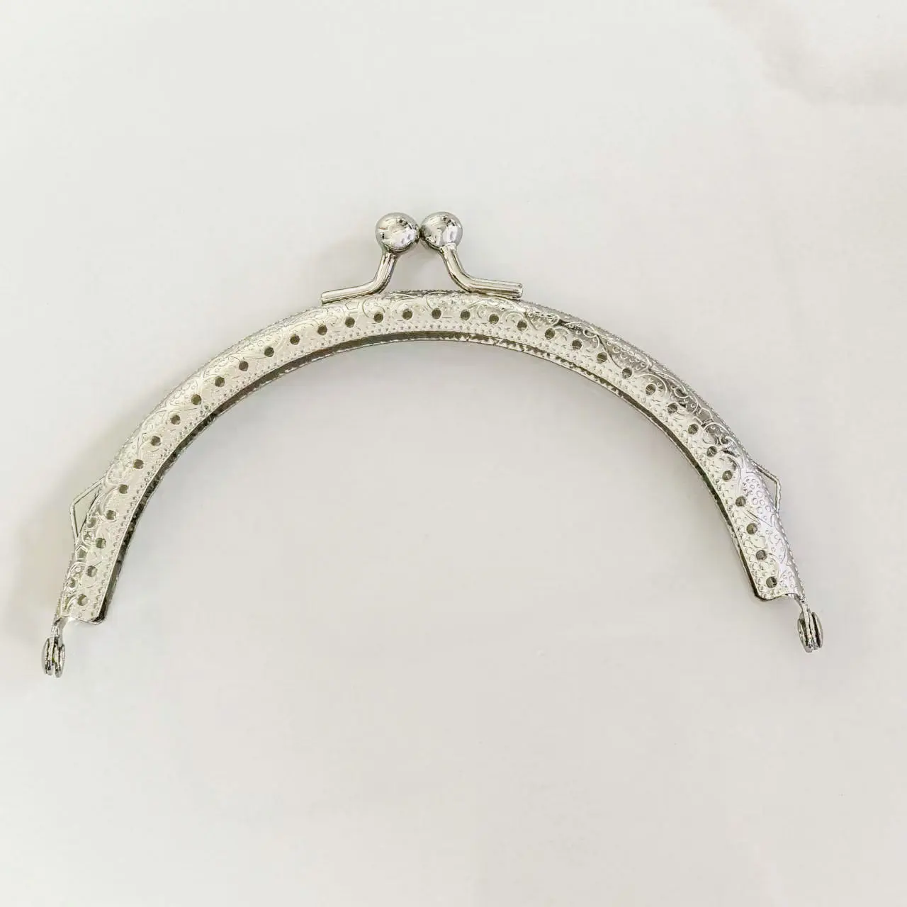 Silver Tone Arc Kiss Clasp Pattern With Sewing Holes 12cm Clutch Buckle Handle Purse Frame Bag Handbag Luggage Hardware Supplies