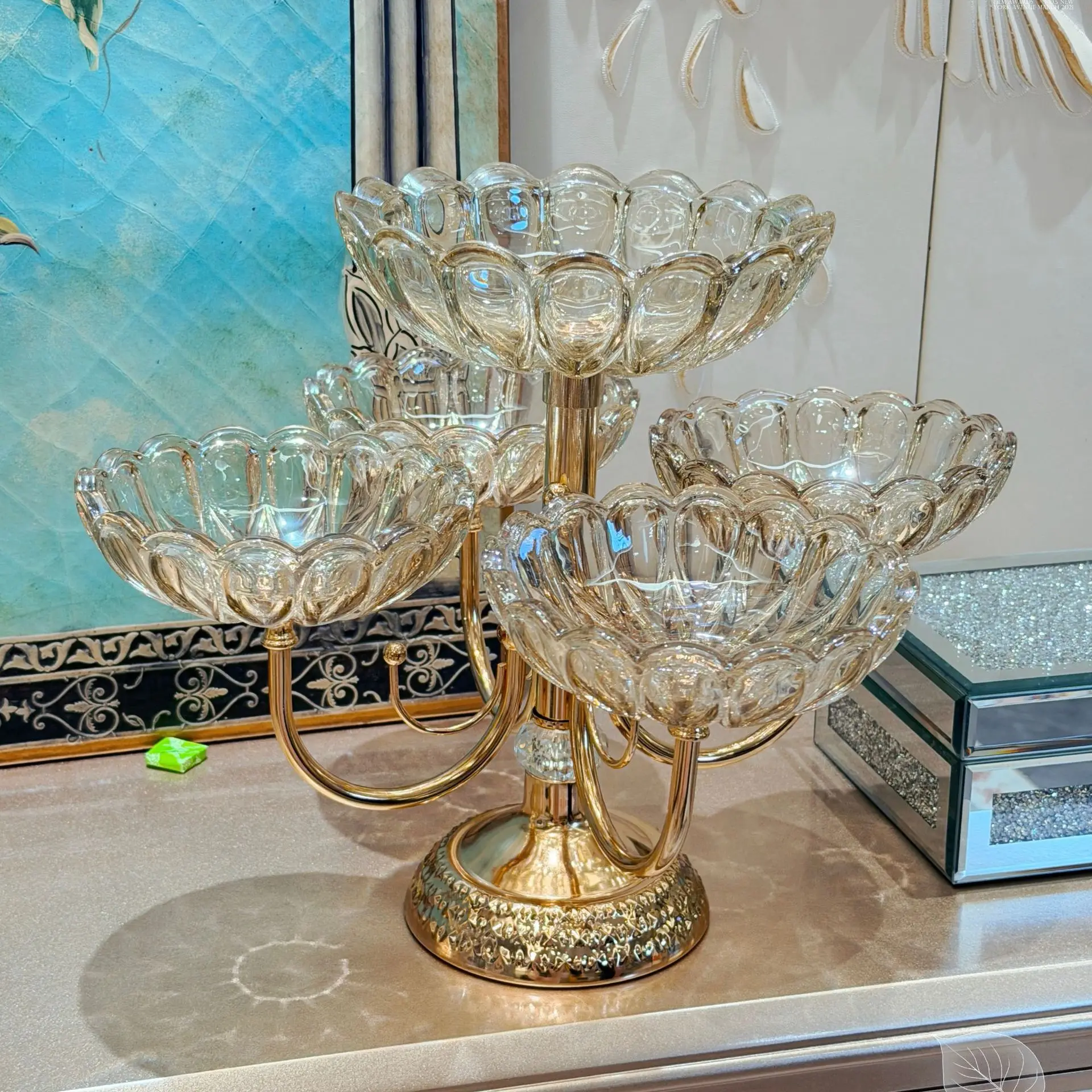 A large number of wholesale spot rotating five-grid fruit plate crystal glass fruit candy fruit plate light  home living r