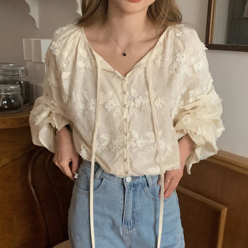 

Chic Summer Gentle V-Ne Belted Embroidered 3D Flower Loose Versatile Long Sve irt Top Women's Faion Loose Fit Blouse