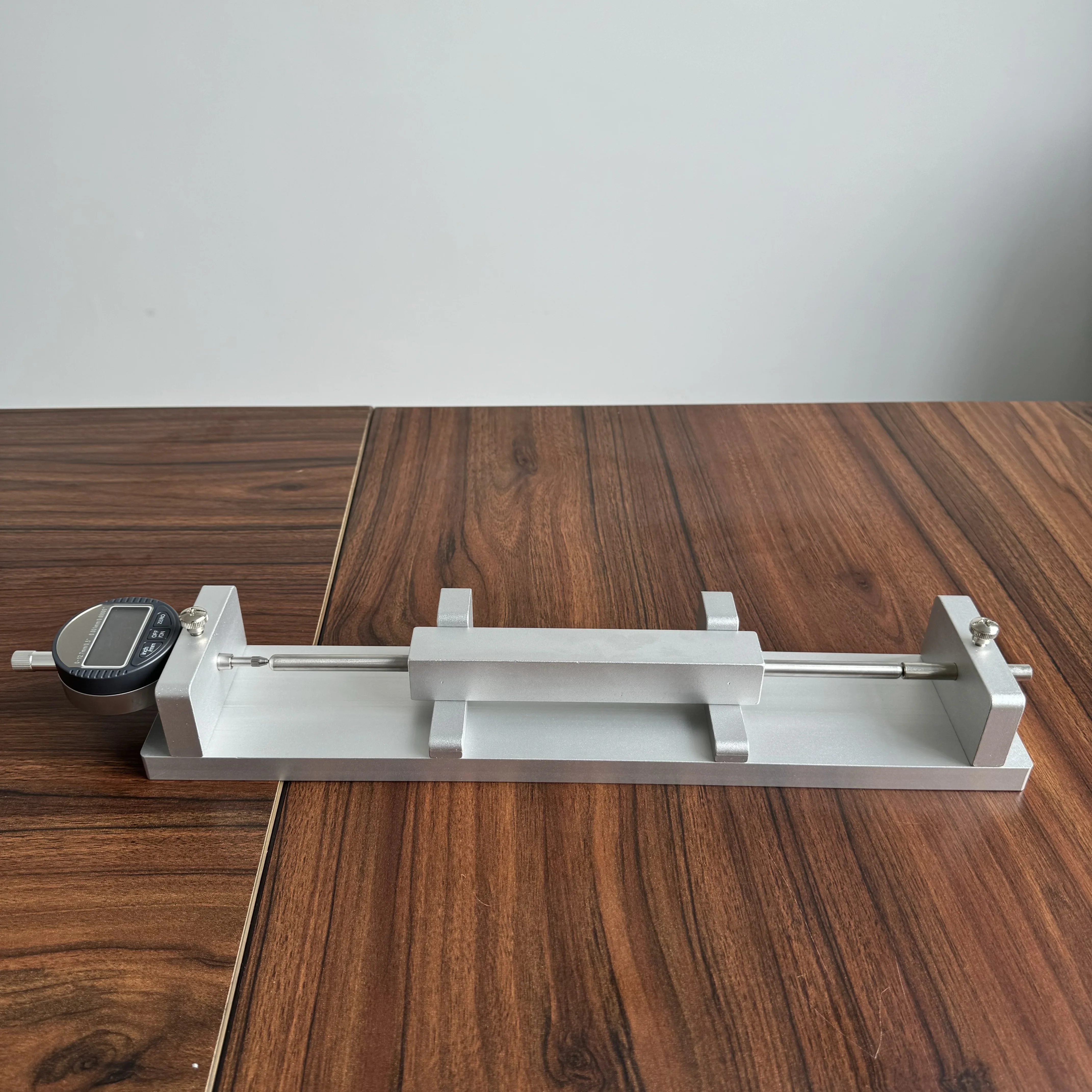 Lab  Comparator for Construction  Strength Performance Comparison Test