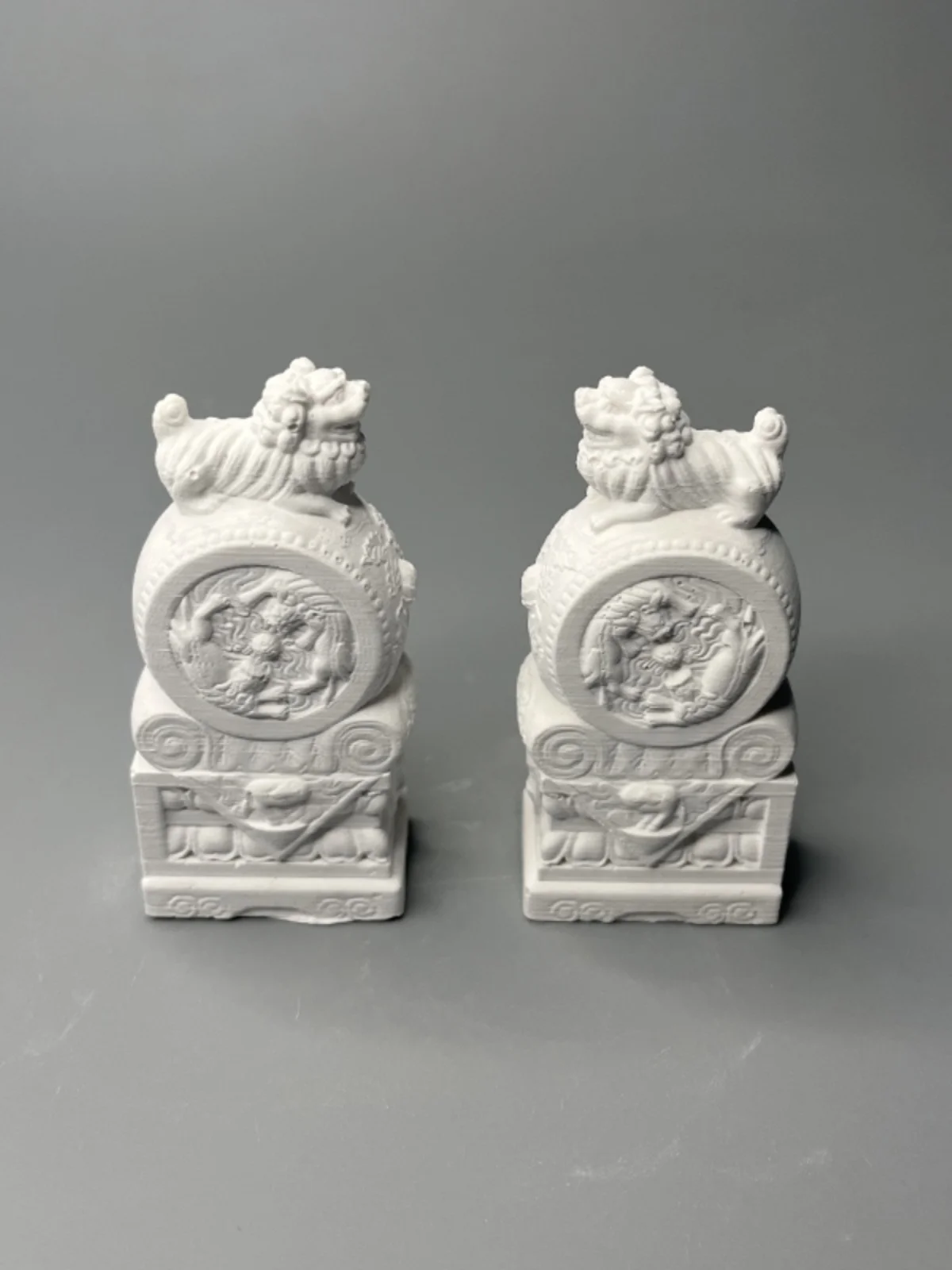 Antique door small ornaments, Chinese style door piers, a pair of lucky Pixiu holding drums, stone micro-landscape decoration