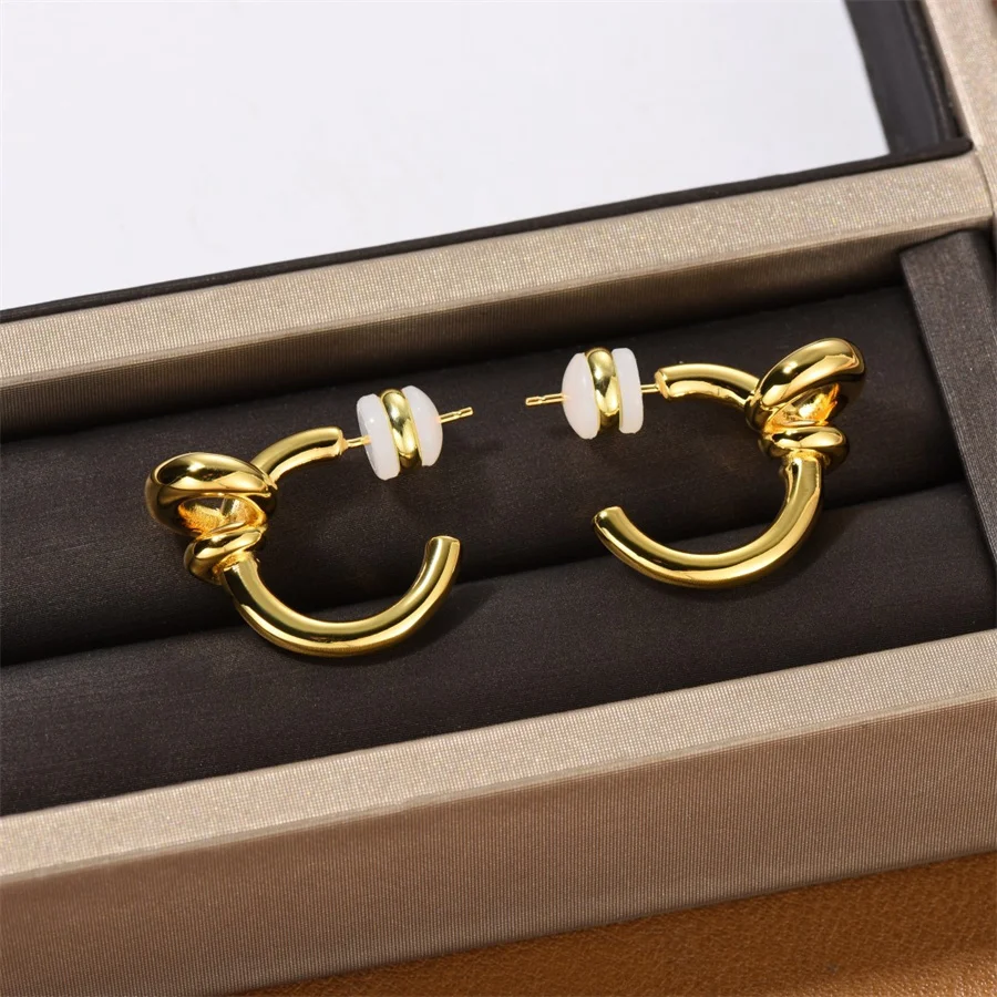 2024 New French Trendy Vintage Twisted Knot Earrings for Women Top Quality Light Luxury Fashion High end Charm Jewelry