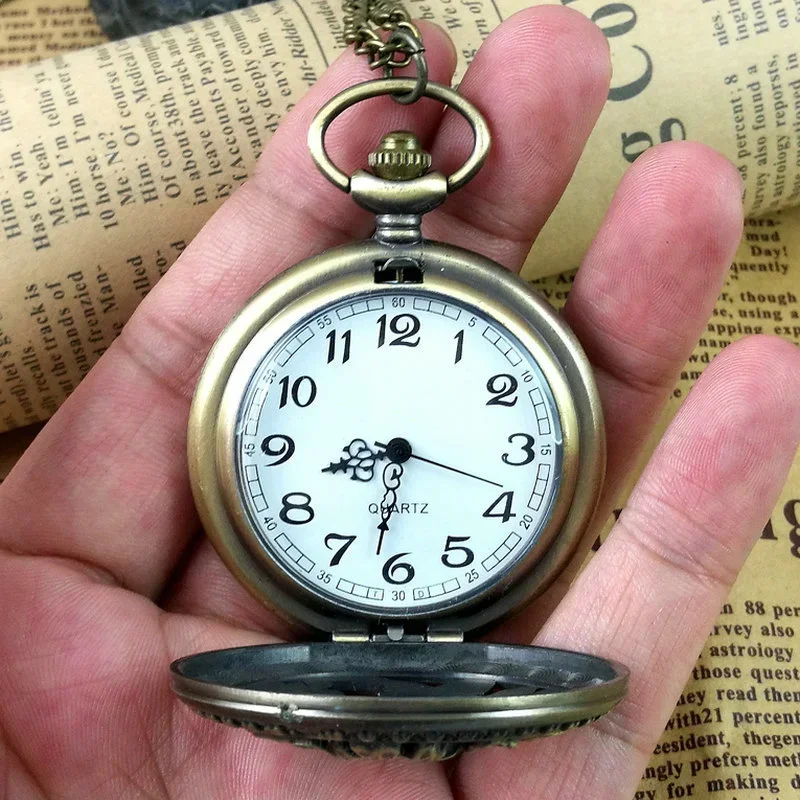 Vintage USSR Soviet Badges Sickle Hammer Pocket Watch Necklace Bronze Pendant Chain Clock Fashion Emblem Women Men Gift