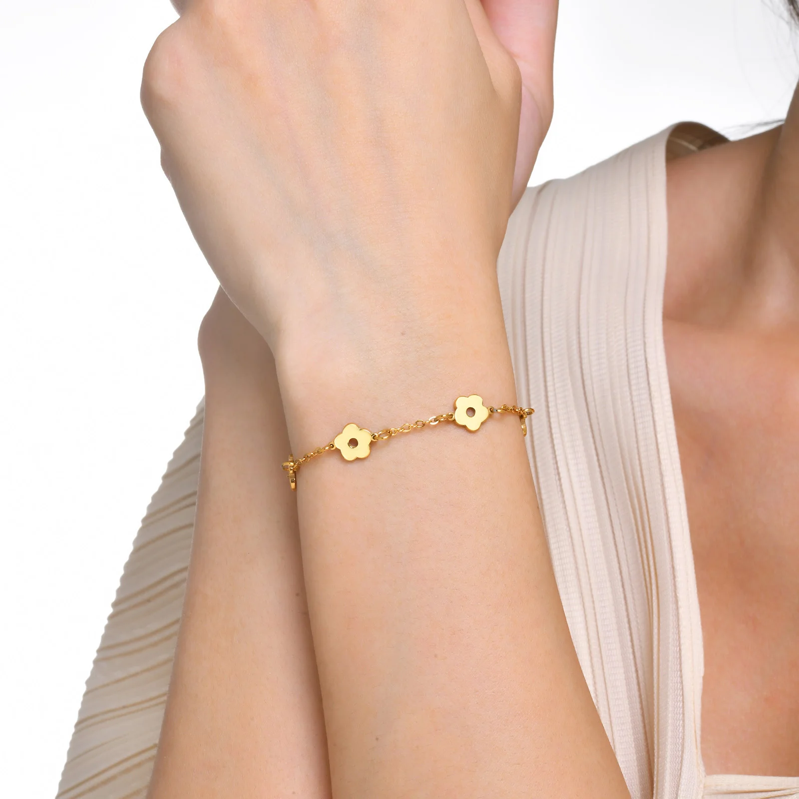 Chic Trendy Flower Charm Bracelets for Women Girls, Gold Plated Stainless Steel Metal Adjustable Bracelet Wristband Gift To Her