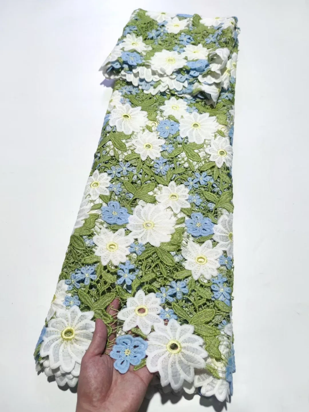 

African Milk Silk Cord Lace Fabric 2025 High Quality Lace Water Soluble Nigerian Guipure Cord Laces for Wedding Dresses NYY6240