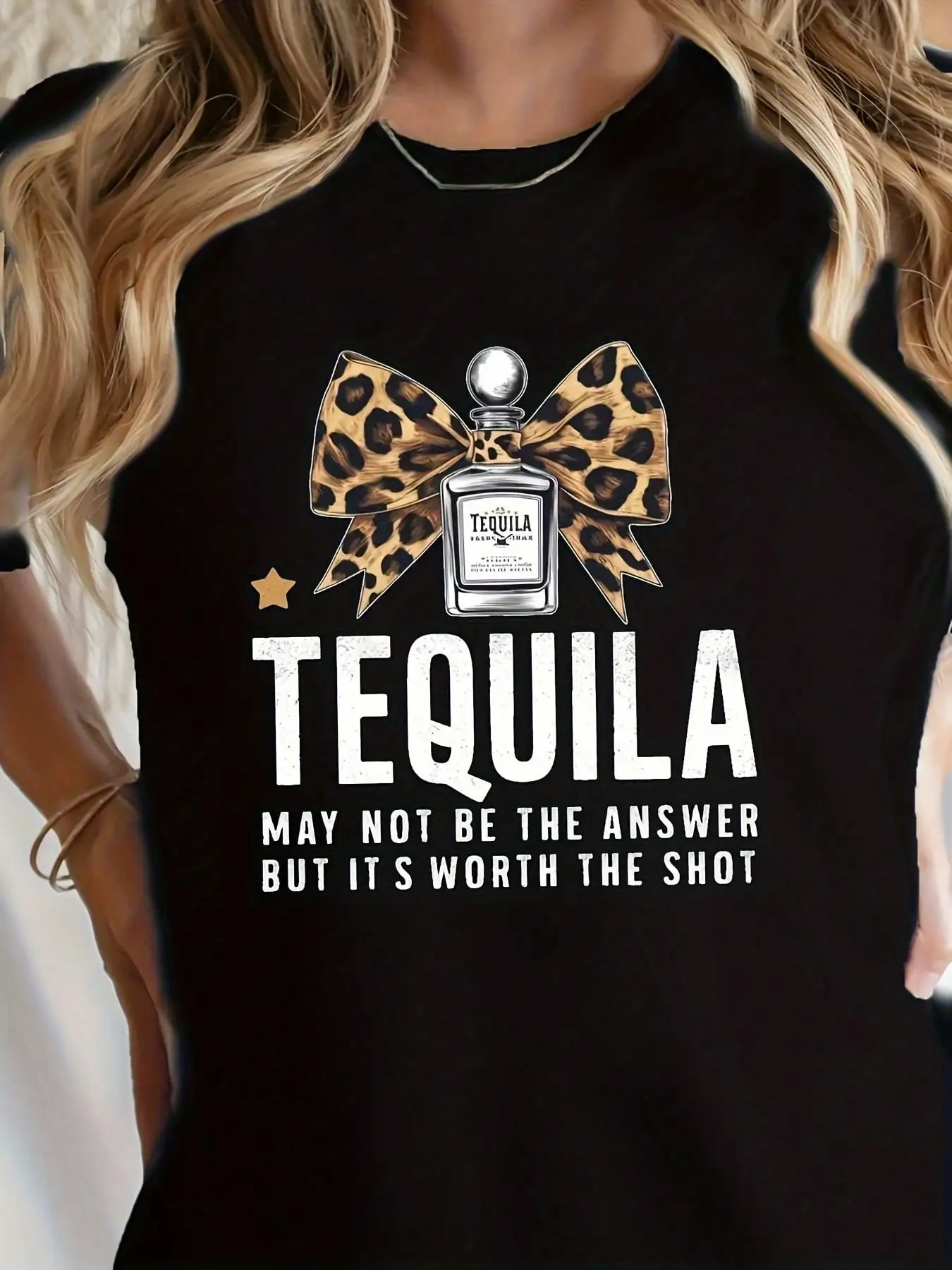 

Женская хлопковая футболка с круглым вырезом и короткими рукавами с леопардовым принтом и графическим рисунком