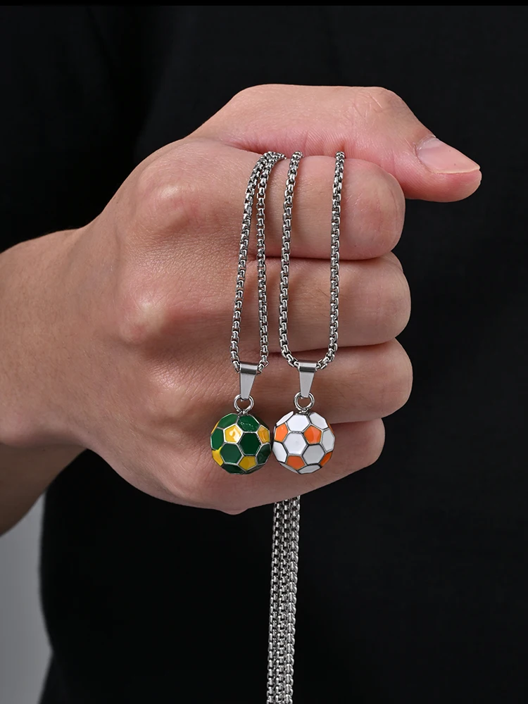 Fußball-Halskette für Herren, klassische Fußball-Anhänger-Halskette aus Edelstahl, Fußball-Fan-Schmuck – Detail 4