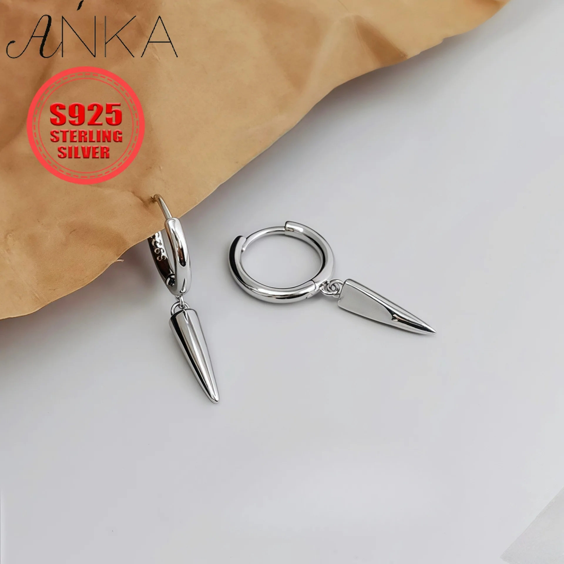 

Серьги из стерлингового серебра S925 с модными и стильными застежками, утонченные аксессуары для ушей в нейтральном уличном стиле, золотые серьги.