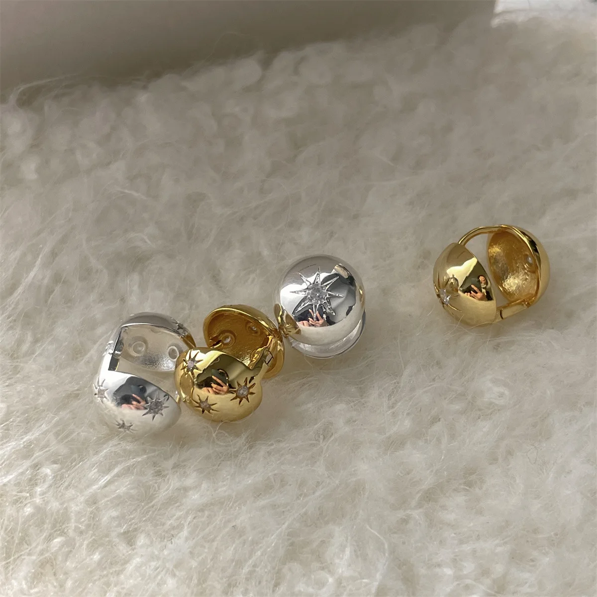 ANENJERY Glossy Frosted Round Stud Earrings for Women Simple Vintage Personality Ear Buckle Huggies