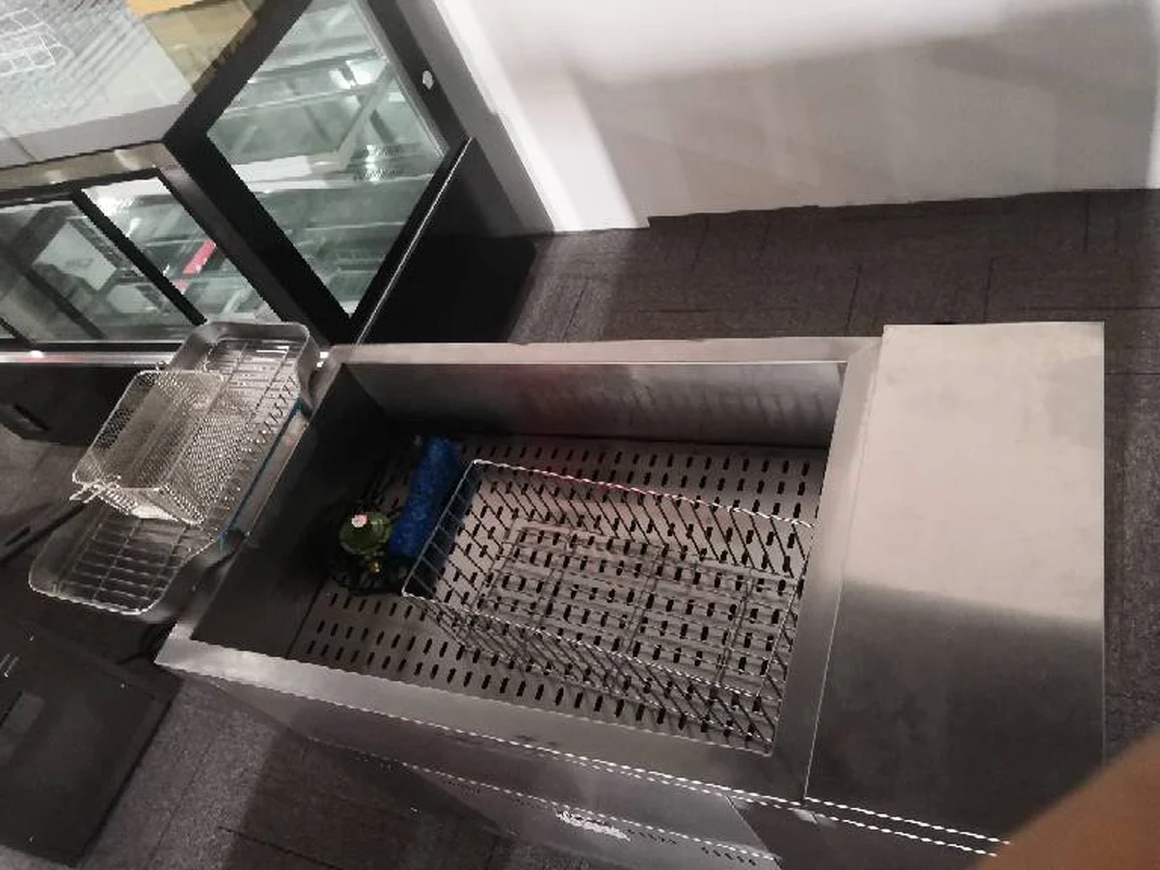 

Commercial Stainless Steel Oil-Water Separation Fryer For French Fries Chicken Cutlets Potato Chips Chicken Wings Donuts Fryer