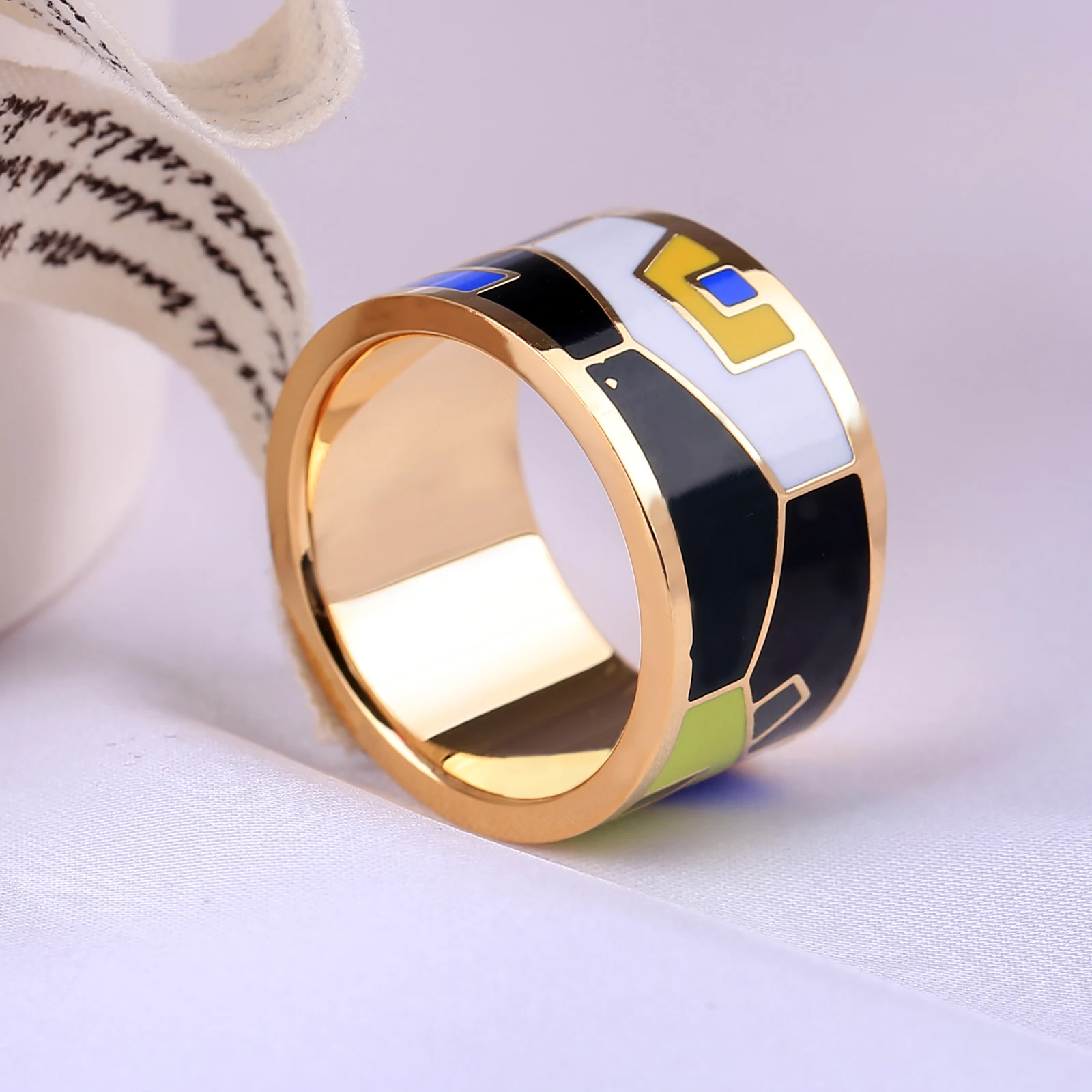 Fashion Brand New Exotic Emotional Appeal The European And American Creative Chain.scarves Buckle High-grade Enamel Color Ring