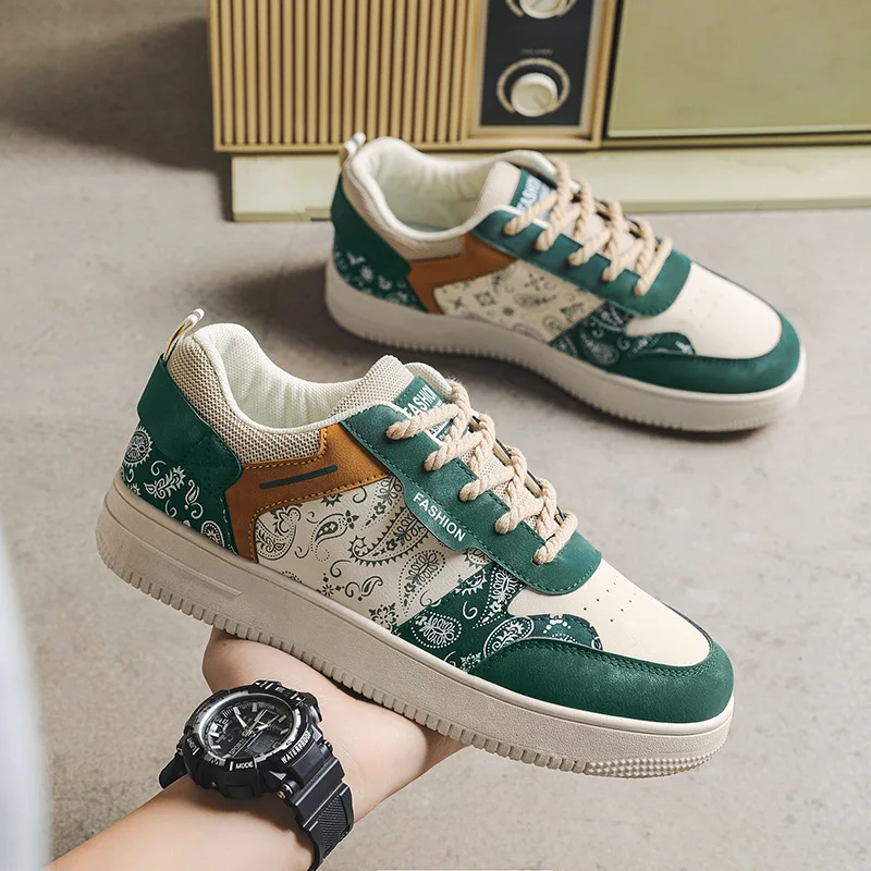 

Board shoes versatile flat sports men's shoes for autumn 2025 new Korean version trendy student breathable casual shoes