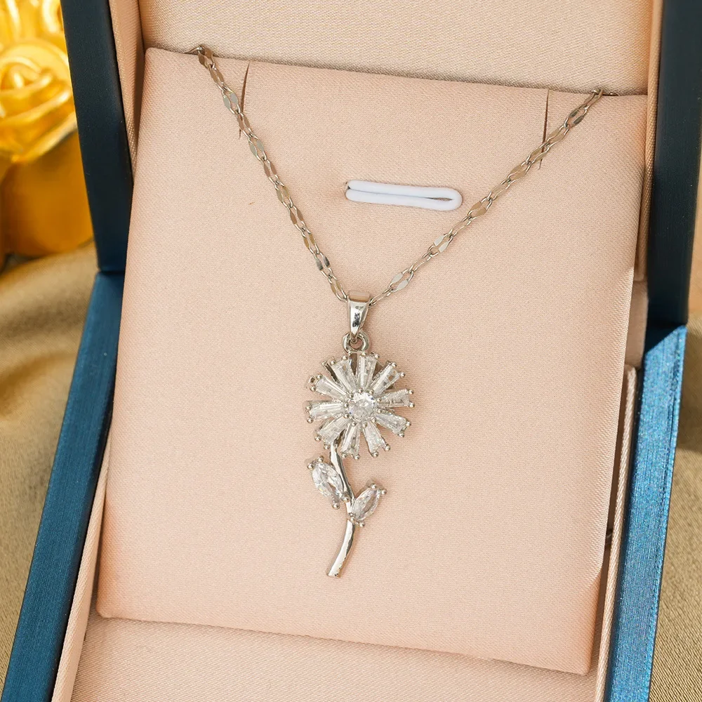 Новейшее бестселлерное женское колье из титановой стали с вращающимся подсолнухом в 2025 году, простое и элегантное, не выцветает.