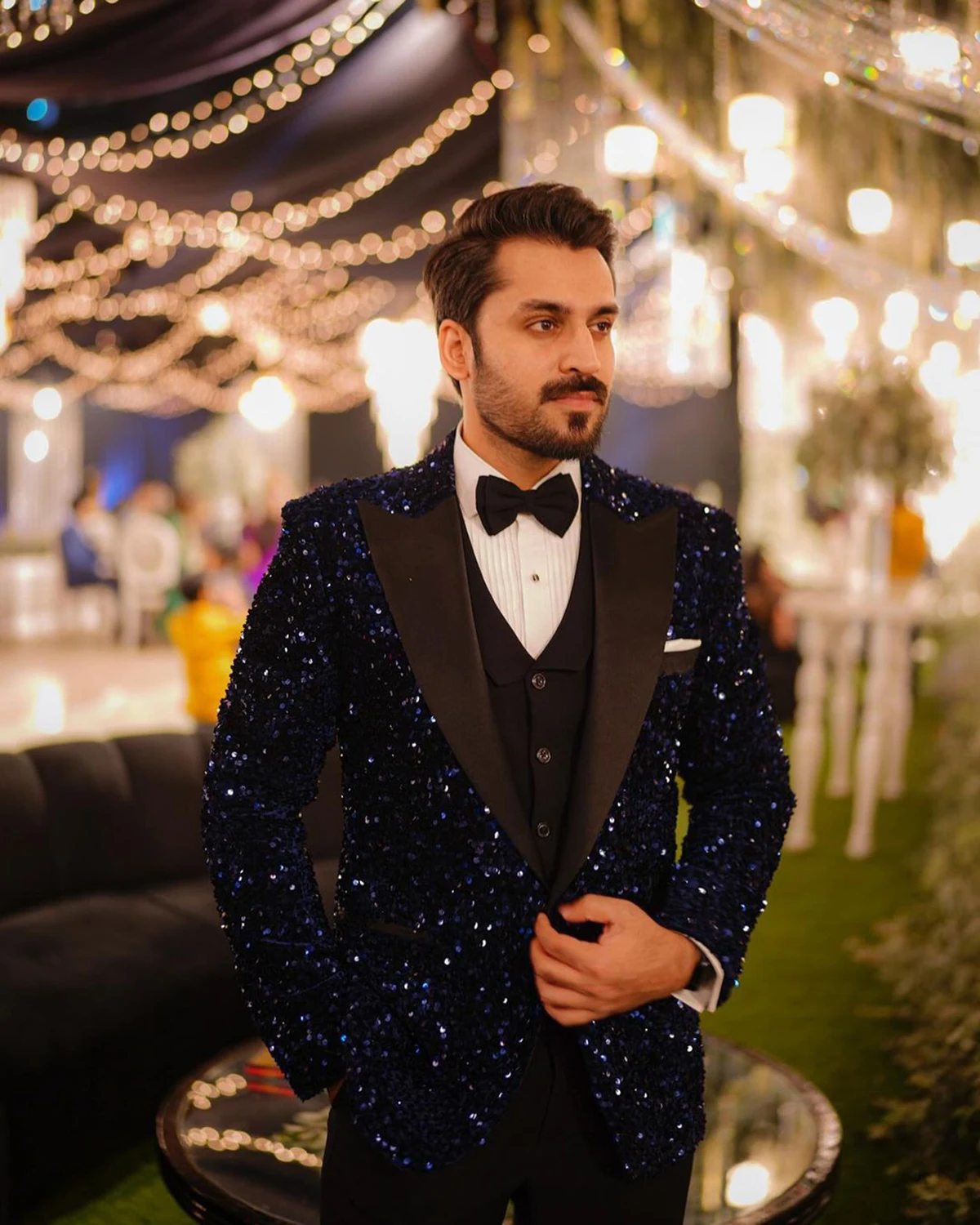 

Shiny Sequined Men's Tuxedo Suits 3 Pcs Customized Special Occasion Groom Suits Formal Wear Prom Evenings Party Suits