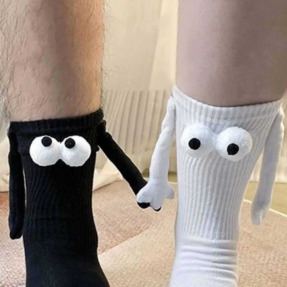 Chaussettes magnétiques 3D amusantes pour hommes et femmes, aspiration au beurre, couple tenant les mains, accessoires