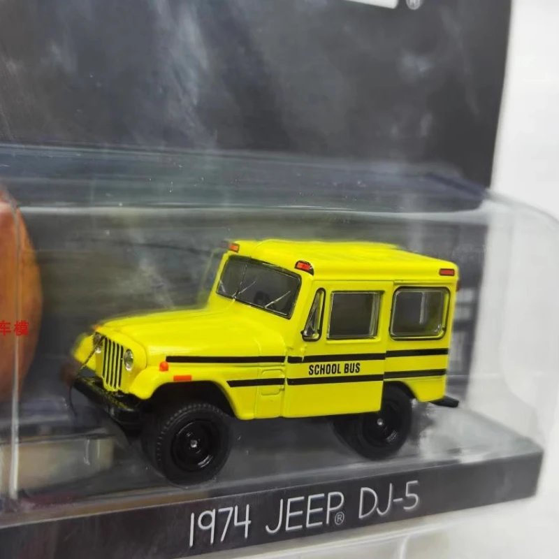 

Green Light 1:64 1974Jeep DJ-5School Bus Jeep School Bus 30065 Original Packaging Collection Toys Gifts for Friends First Choice