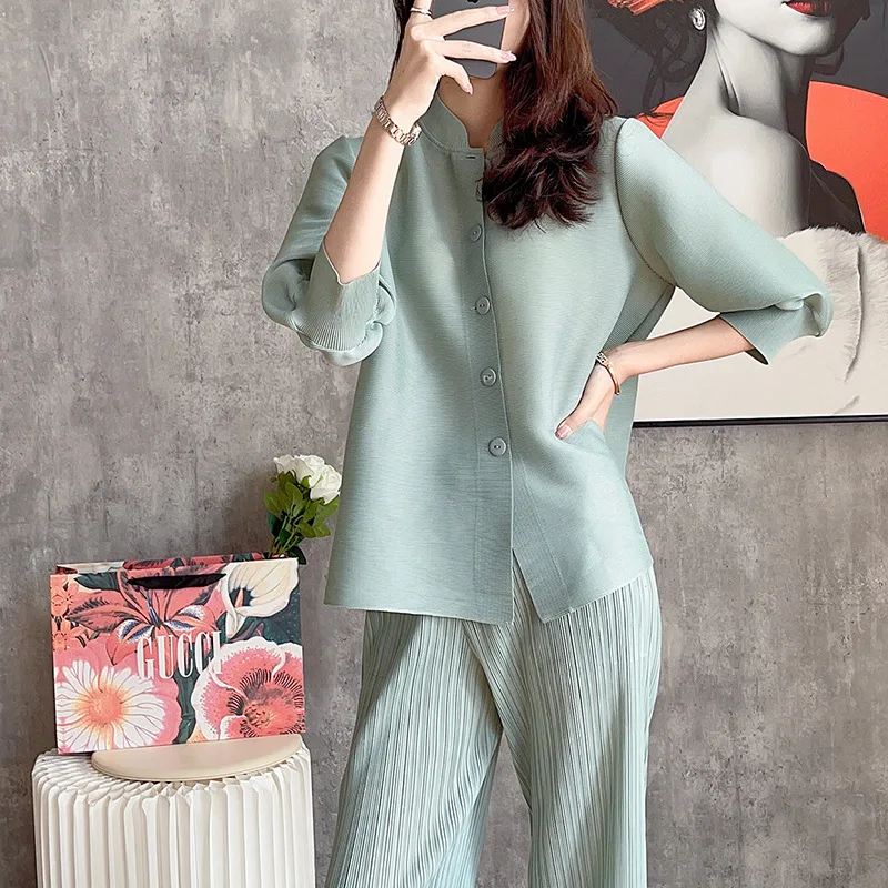 

Miyake Pleated Breasted Stand Up Collar Short Jacket for Spring and Summer 2025 New Women's Cardigan Slim Fit Pleated Top