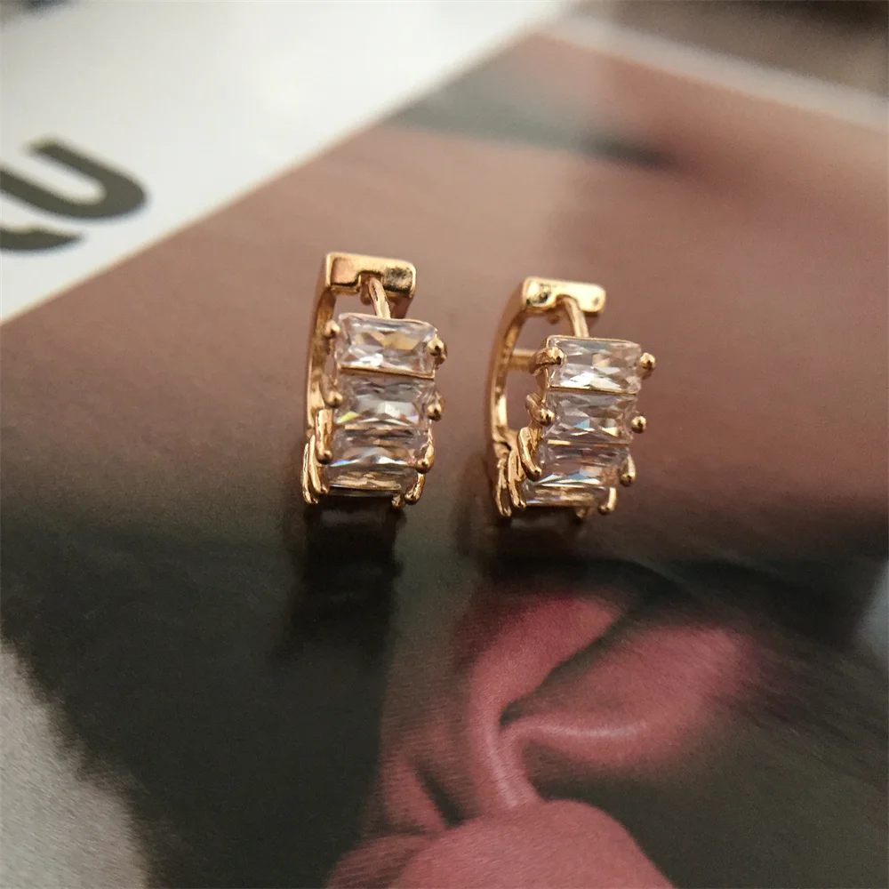 Classic Gold Color Plating Baguette Clear Zircon Paving Huggie Hoop Earrings For Women Girl Casual Trendy Lovely Fashion Jewelry