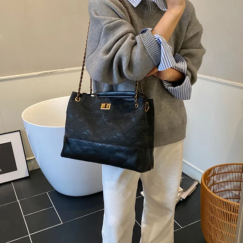 

2025 Vintage Spacious Tote Bag, Luxe Shoulder Purse for Women, Minimalist Crossbody, Chic Day to Night Bag, Textured Sling Bag