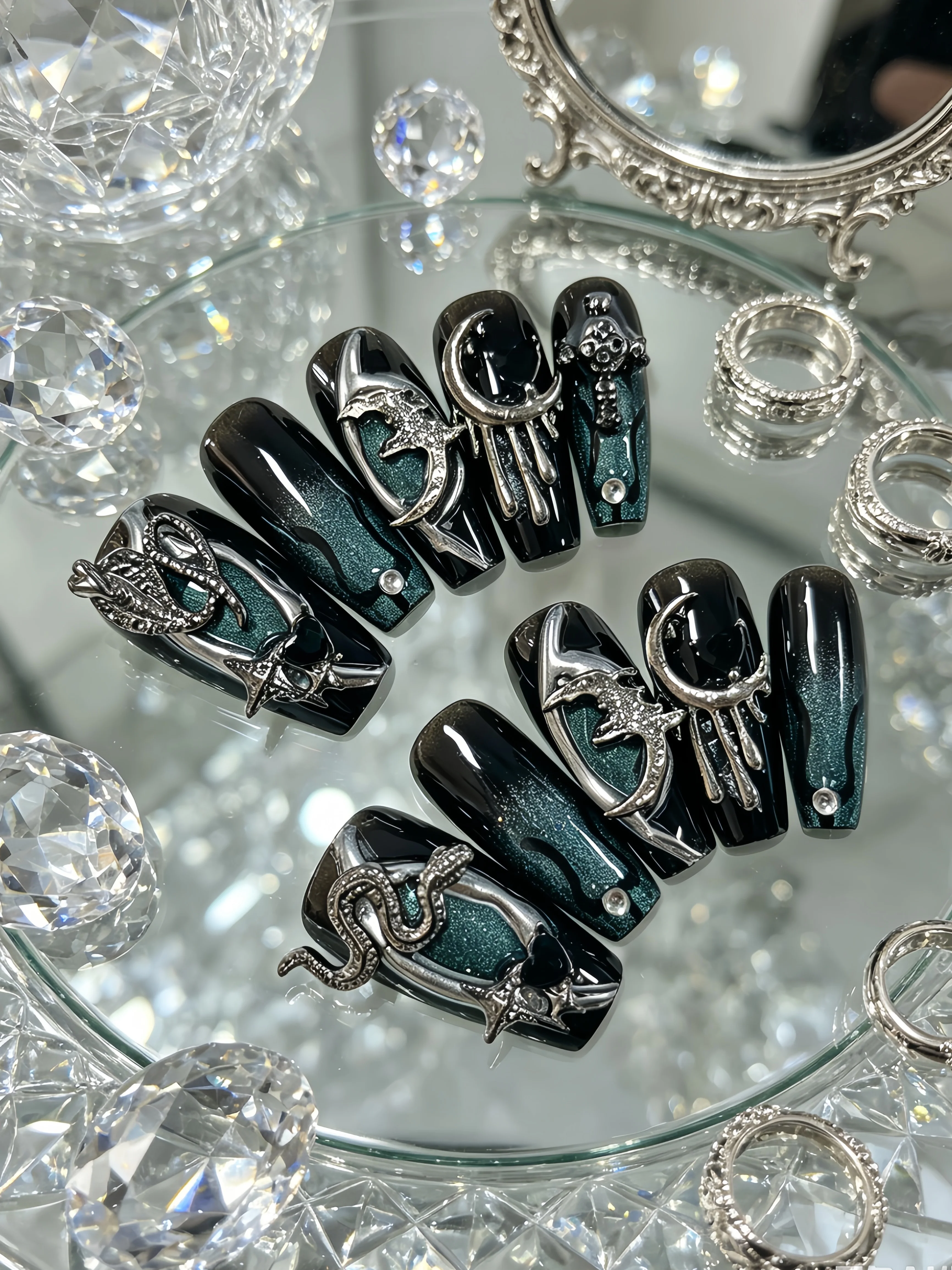 10 Pieces of Medium-Length Trapezoidal Press-On Nails, Black and Green Color-Blocking Gradient with Silver Glitter Cat-Eye Effect, Silver Moon Heart Rhinestones, Cross Rhinestones, Snake Pattern, Star Embellishments, Y2K Gothic Style Nail Tips, Dark Style Korean Ins-Style Daily Wear Nails, Punk Style Nail Stickers for Daily Use, Workplace, Office, Bar, Clubbing, Music Festivals, Celebrations, Parties, Etc., Sweet and Cool Style Nails for Trendy Girls, Includes One Jelly Glue and One Nail File view 3
