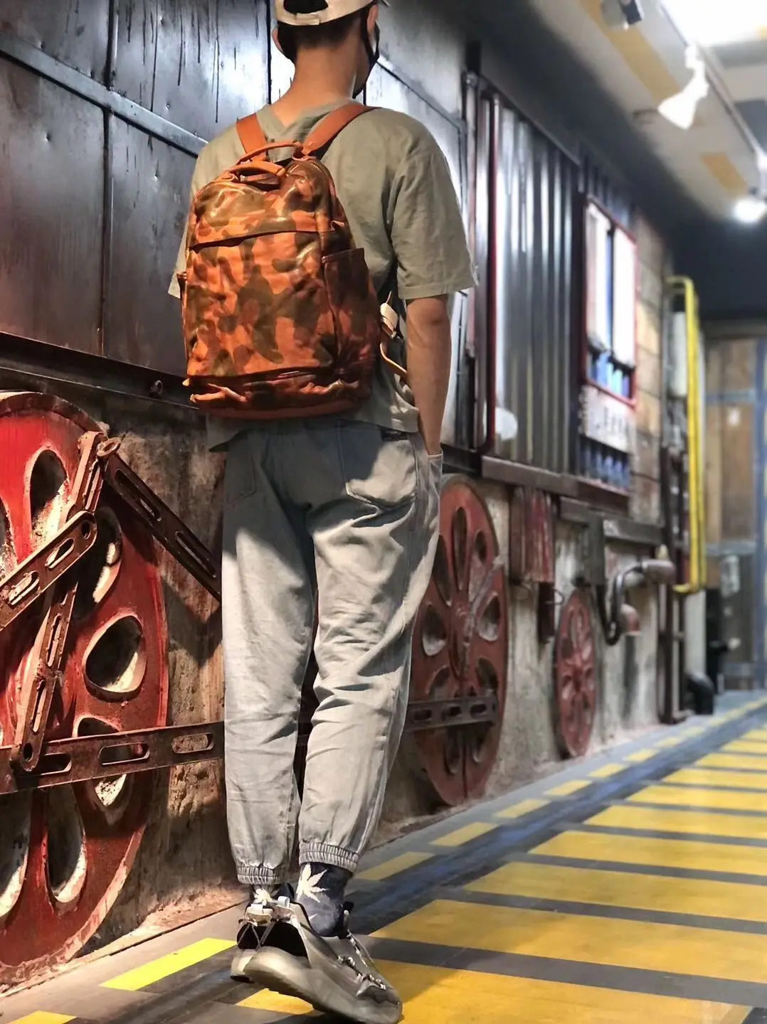 American retro cowhide backpack handmade leather backpack men's heavy industry old vegetable tanned leather men's bag