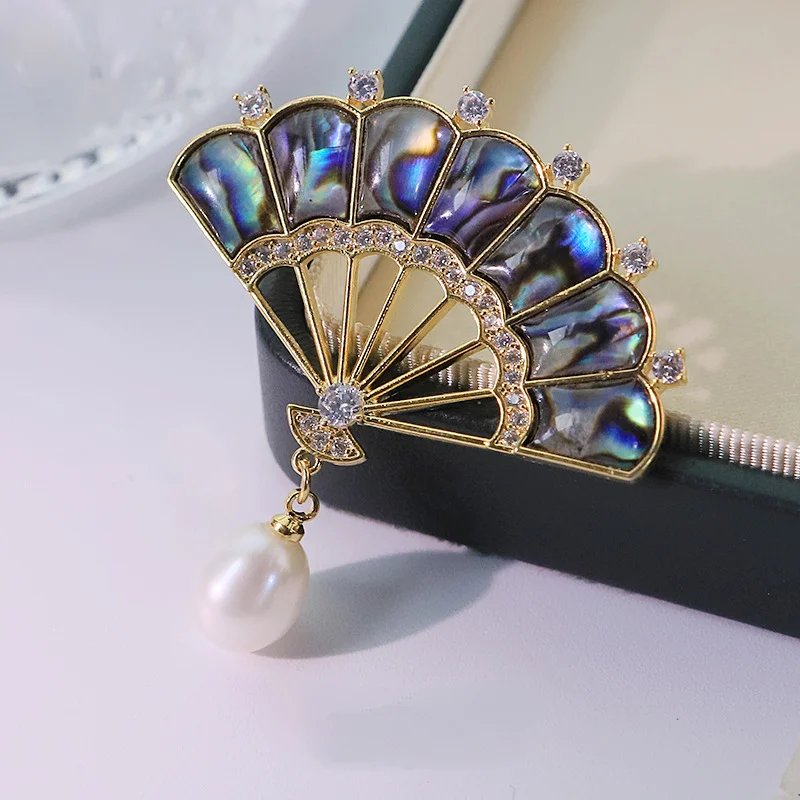 Original Fan-Shaped Abalone Shell Cubic Zirconia Natural Pearl Brooch Elegant Charm Rhinestone Brooches Women Gifts Accessories