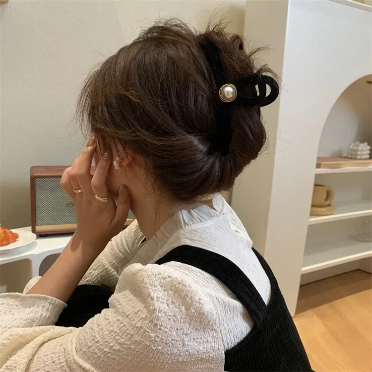 Damskie akcesoria do włosów Koreańska moda Duża czarna perła Kamelia Serce Pazur do włosów Eleganckie nakrycie głowy dla dziewczynek Szpilki do włosów Shark