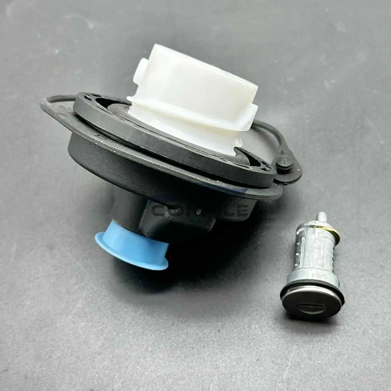 68030940AA 82215184 68045040AA fuel tank cap with lock cylinder for 2018-22 model Jeep Wrangler