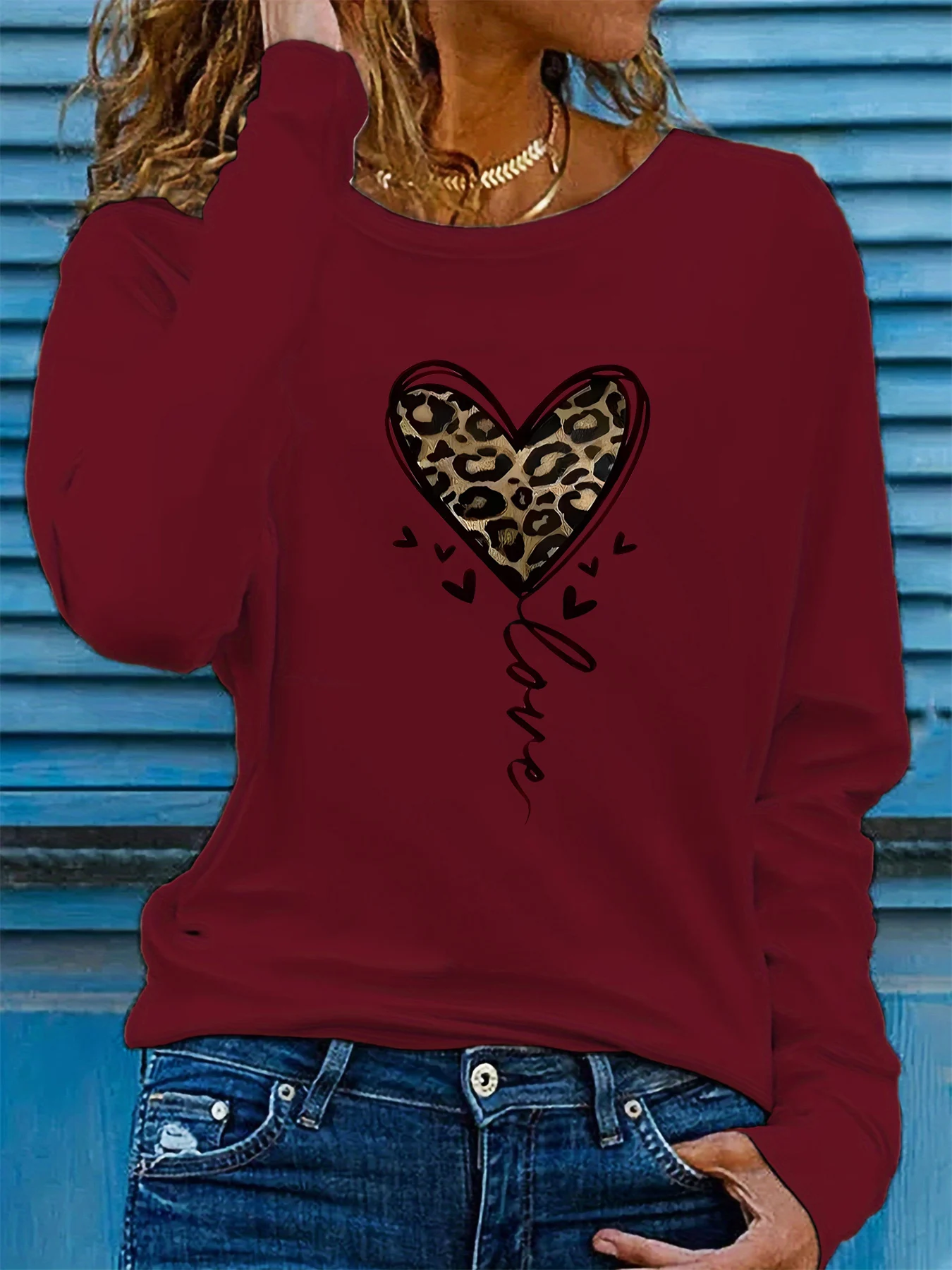 Women's Spring and Autumn Casual Long Sleeved Leopard Print Heart-shaped Graphic Printed Round Neck T-shirt