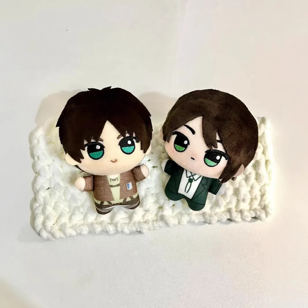 Porte-clés en peluche attaque sur Titan Eren Jaeger, 10Cm, accessoires Kawaii Anime Mikasa Ackerman poupées, modèle de sac à dos