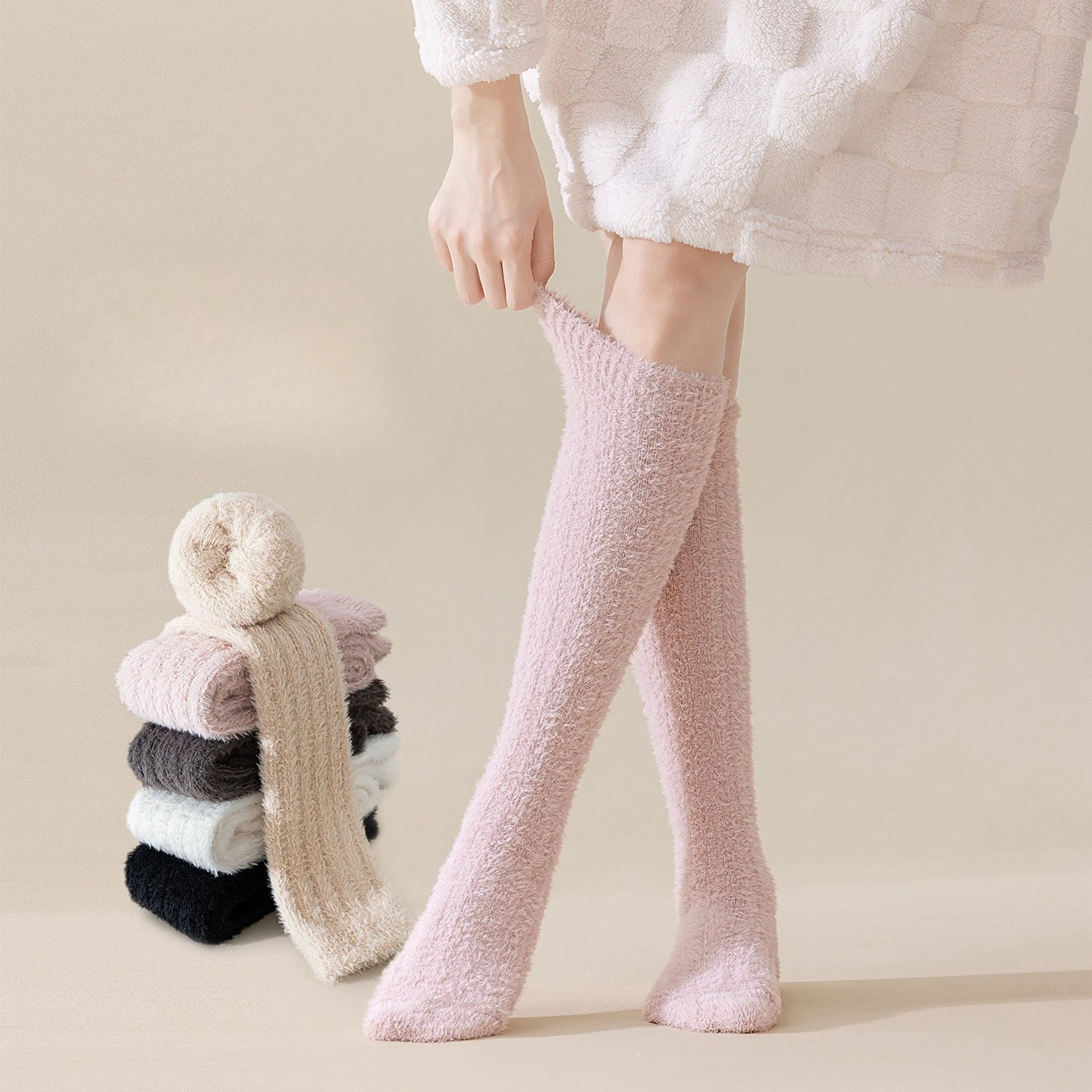 ソリッドカラーのコーラルフリースカーフソックス女性のストッキングフリース厚く暖かい女性の靴下秋と冬の靴下睡眠靴下