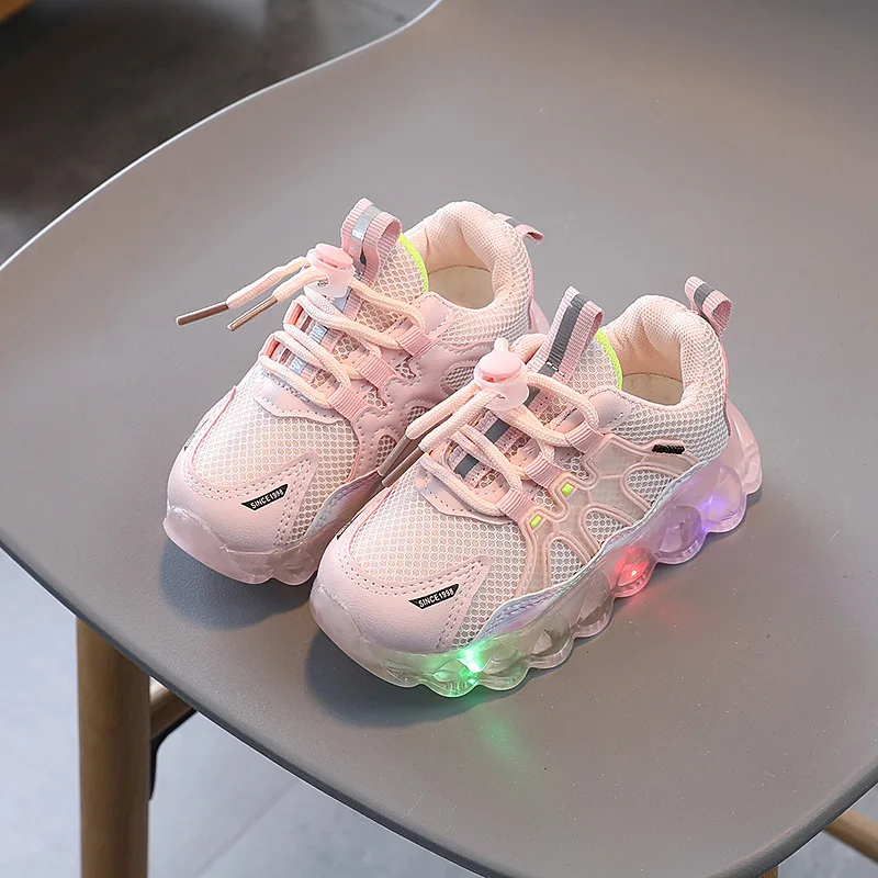 Spring Autumn New Mesh Children Running Shoes LED Lighted Boys Sneakers Kids Breathable Girls Shoes Student Casual Tennis Shoes